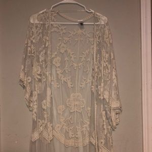 Women’s L-XL sheer Cardigan.
